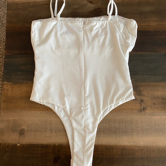 NWOT Princess Polly Bodysuit - Picture 2 of 10